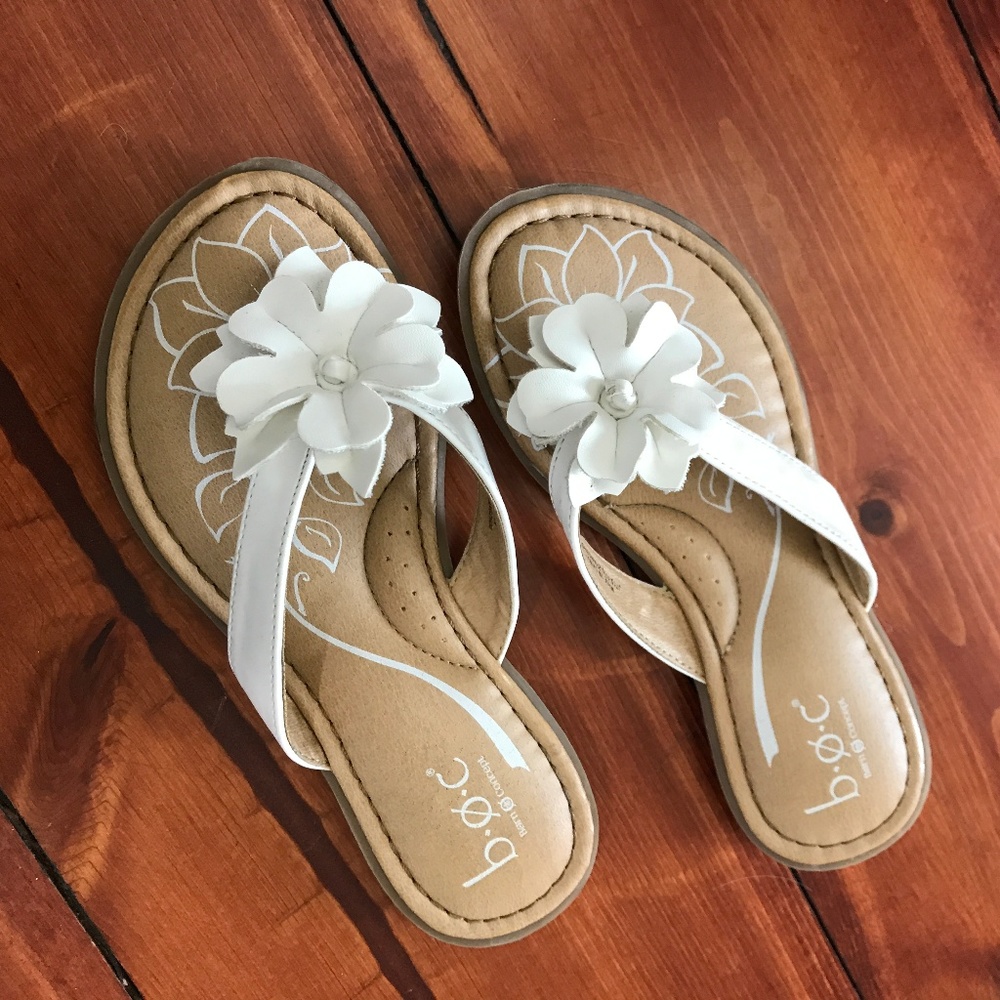 b.o.c. kids Petal flip flop sandals - size 1